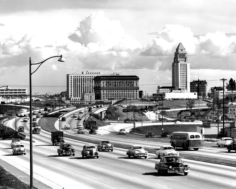 Los Angeles Freeway 1954.jpg